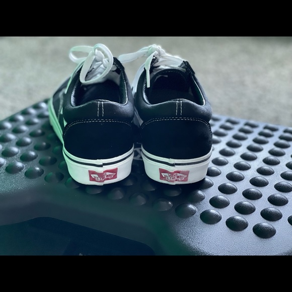 Classic Vans Sneakers - Like New - Mens Size 7.5/Womens Size 9 - Worn Only Once - Picture 3 of 6